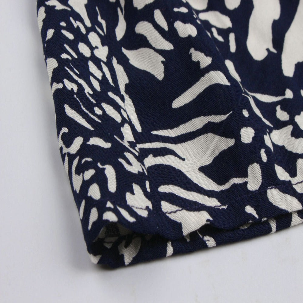Abstract Pattern Flared Hem Full-Sleeves Shirt